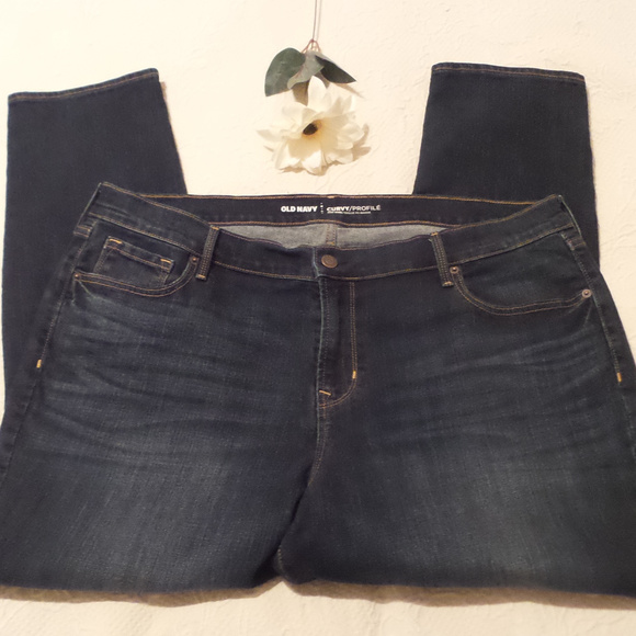 Old Navy Denim - Old Navy curvy mid-rise jeans (size18 short)